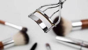 clean make up tools: eyelash curler