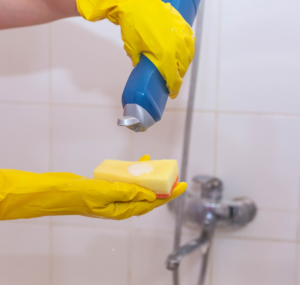 Using shampoo as bathroom cleaner
